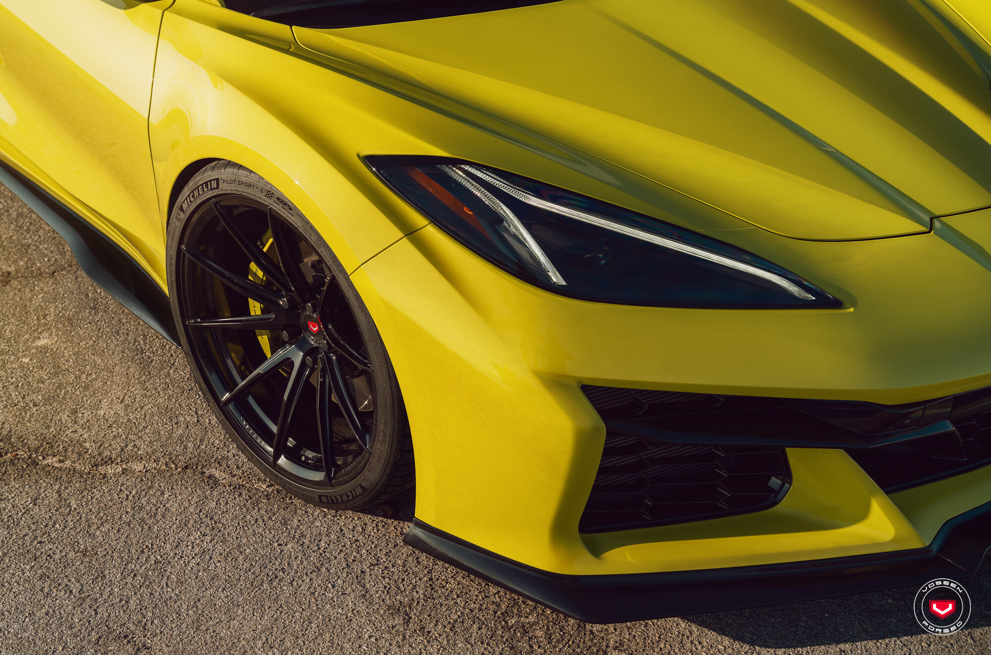 Z06 front headlight, splitter and forged wheel detail